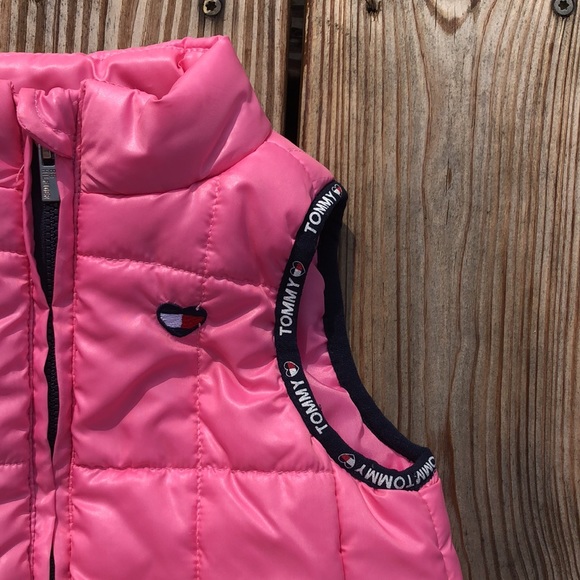 Tommy Hilfiger Puffer Vest in Pink Carnation/ Navy Size 24 Months With Pockets - Picture 4 of 10